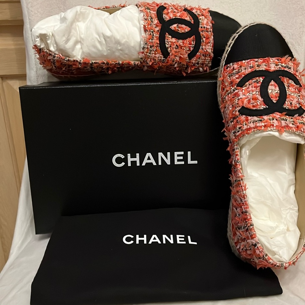 Never worn Chanel CC logo espadrille shoes